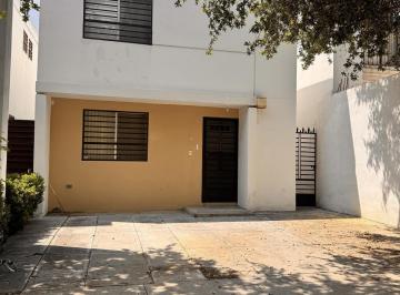 Casa · 96m² · 3 Recámaras · 2 Estacionamientos · Casa en Renta Molinos San Francisco, Apocada, N. L.