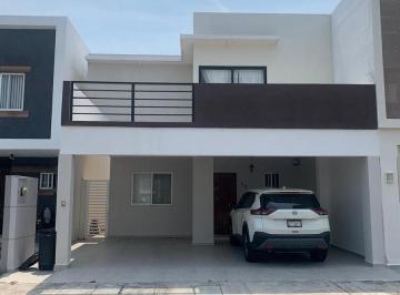 Casa · 162m² · 3 Recámaras · 2 Estacionamientos · Fracc. Lomas de La Rioja, Riviera Veracruzana, Alvarado, Veracruz
