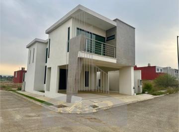 Casa de 3 habitaciones, Fortín · Casa Nueva en Fraccionamiento en Fortin $2'350,000.=