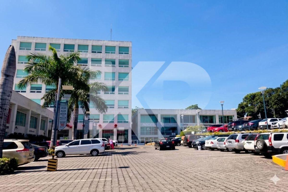 Office with 154 m&sup2; in "Corporativo Domingo Diez 1003". Total Rent: $49,090 MXN