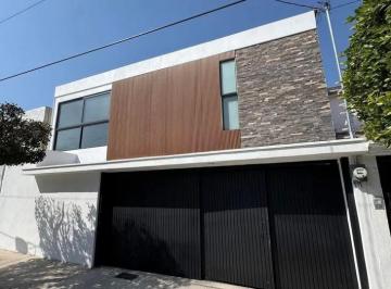 Casa de 4 habitaciones, Guadalajara · Hermosa Casa en Venta