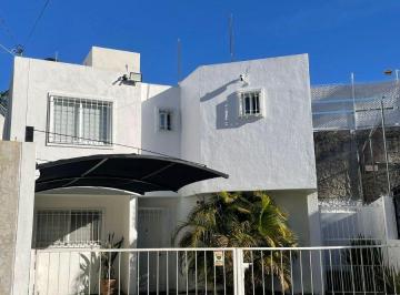 Casa de 3 habitaciones, Zapopan · Casa en Renta en Girasoles Elite, Zapopan