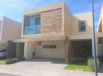 N/A · Casa en Venta 3 Recamaras en Zona Dorada de Quéretaro Residencial La Vista. 3 Min de Centro Comercia