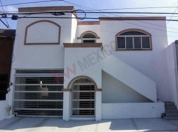N/A · Casa en Venta Zona Sur de Monterrey Colonia del Paseo Residencial