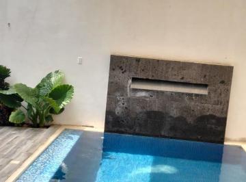 Casa de 5 habitaciones, Cuautla · Casa Moderna con Alberca Techada y Jacuzzi, 5 Habitaciones.