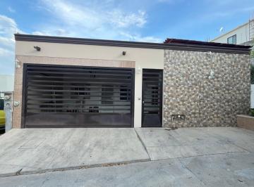 Casa · 200m² · 3 Recámaras · 2 Estacionamientos · Casa en Hacienda del Seminario