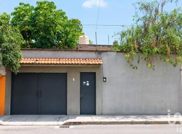 Casa · 123m² · 4 Recámaras · 3 Estacionamientos · Venta de Casa en Zona Escolar Oriente