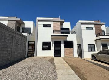 Casa · 180m² · 3 Recámaras · 2 Estacionamientos · Casa en Arietas Privadas