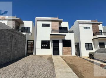 Casa · 180m² · 3 Recámaras · 2 Estacionamientos · Casa en Arietas Privadas