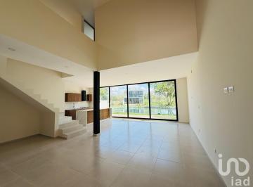 Casa · 258m² · 4 Recámaras · 2 Estacionamientos · Casa Nueva en Altozano, Mérida, Yucatan