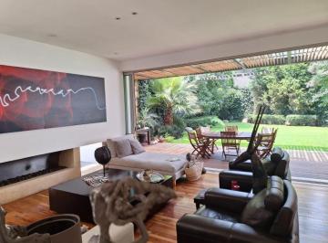 Casa en Venta en Lomas Country Club · Casa en Venta en Lomas Country Club