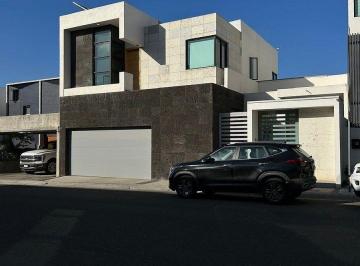 13c829ba804beba7b357118b4316a0eae94ee2e817741853098331da09d25466 · Casa en Venta en Zona Dorada, Hacienda Agua Caliente