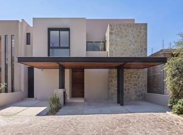 Casa de 4 habitaciones, Querétaro · Casa en Venta - Altozano - Queretaro - C1995