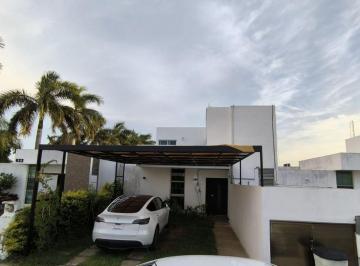 Casa de 4 habitaciones, Mérida · Casa en Venta en Gran Santa Fe II, Mérida – Privada con Vigilancia y Amenidades
