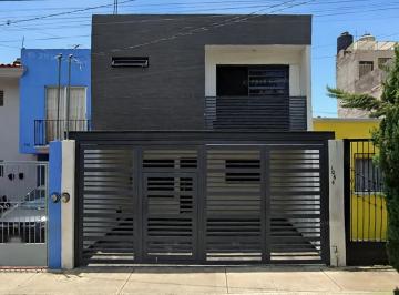 Casa de 3 habitaciones, Guadalajara · Casa en Venta en Los Arrayanes, Jalisco