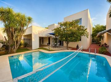 1 · Casa en Venta con 5 Habitaciones Al Norte de Merida Algarrobos