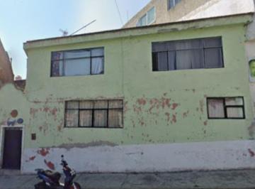 Casa de 4 habitaciones, Toluca · Casa en Venta en La Colonia San Barbara en Toluca, Estado de México, Calle Aztecas 203.
