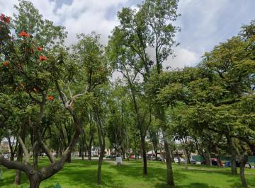 Terreno / Lote , Guadalajara · Terreno en Venta Frente a Parque