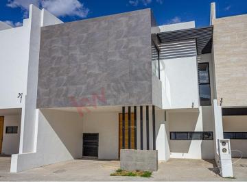 N/A · 🏡✨ Casa en Venta en Priv. Campo Azul, con Terraza Roof
