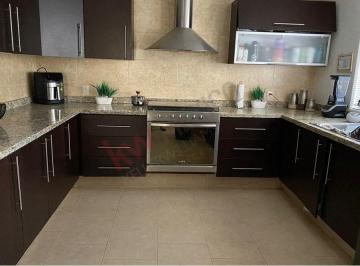N/A · Renta de Casa en Metepec, Estado de México, Residencia Ubicada en Privada con Acceso Controlado, Vig