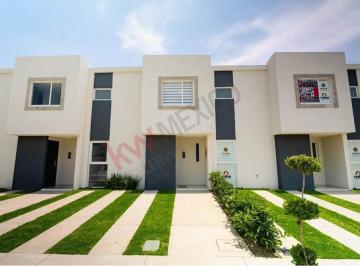 N/A · Venta de Casa en Calimaya, Acceso Controlado, Parque Deportivozona.