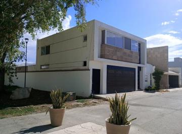N/A · Casa en Venta, San Telmo, Rincón Las Trojes - Ubicada en Esquina Junto a Área Verde