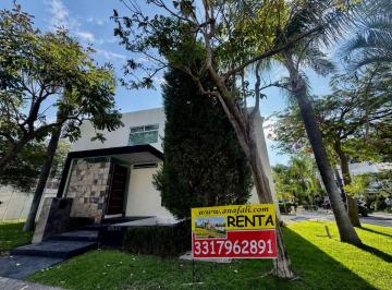 Casa en condominio de 4 habitaciones, Zapopan · Disponible Casa en Renta Valle Real, Zapopan, Jal.