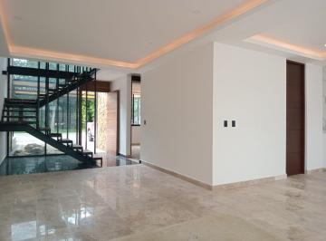 Casa · 348m² · 5 Recámaras · 2 Estacionamientos · Casa en Venta Casa en Aqua Cancun de 5 Recamaras