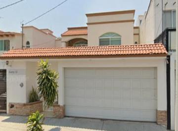Casa de 3 habitaciones, Querétaro · Casa en Venta Cerro de Acasulco 112, Colinas del Cimatario, 76090 Santiago de Querétaro, Qro.