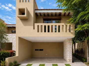 Casa de 3 habitaciones, Solidaridad · Casa de 3 Recámaras en Playa del Carmen en Residencial con Amenidades y Casa Club.