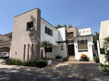 Casa · 378m² · 3 Recámaras · 4 Estacionamientos · Casa en Venta Fraccionamiento Equinoccio Santiago Nl