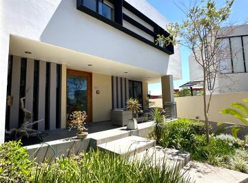 Casa de 4 habitaciones, Zapopan · Casa Venta Valle Real La Toscana Zapopan