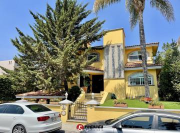 Casa · 414m² · 4 Recámaras · 4 Estacionamientos · Casa en Prado Largo