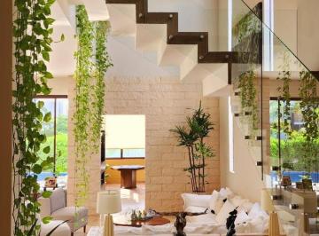 Casa · 518m² · 4 Recámaras · 3 Estacionamientos · Venta Casa en Lagos del Sol, Cancun de 4 Recamaras