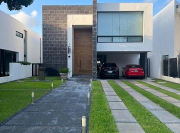 Casa · 563m² · 3 Recámaras · 2 Estacionamientos · Venta Casa en Lagos del Sol, Cancun de 3 Recamaras