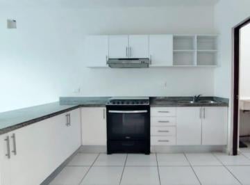 Casa · 10m² · 3 Recámaras · 2 Estacionamientos · Renta Casa en Long Island Cancun de 3 Recamaras