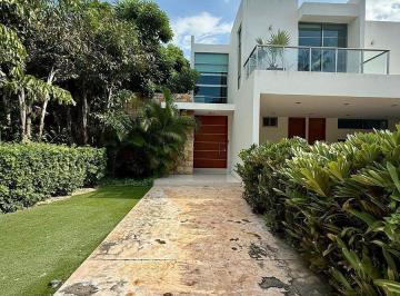 e9caec7277610f1dc8625006b560b49931a38864b4f5b81ed39523cc18d1f8a8 · Casa en Renta Dentro del Country Club