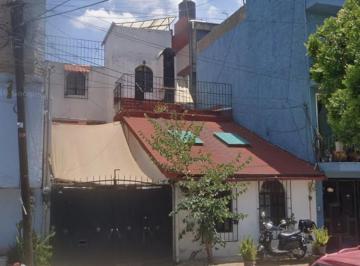 Casa de 4 habitaciones, Coyoacán · Casa en Venta en Calle Cerrada en Colonia Pedregal de Santo Domingo, Coyoacán Cdmx.