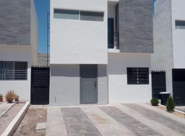 Casa · 88m² · 2 Recámaras · Casa en Venta en Zona de Romanzza