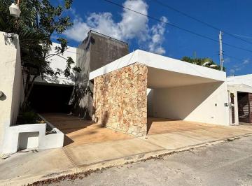 1 · Casa en Venta en Sodzil Norte Merida Yucatan