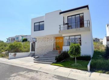 Casa de 3 habitaciones, El Marqués · Casa en Venta con 3 Hab, 4 Baños en Zibata, Queretaro, Mexico.