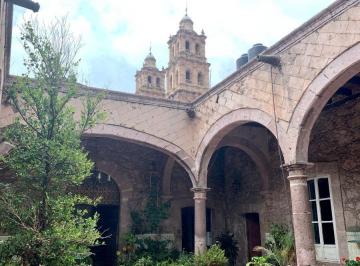 Casa de 6 habitaciones, Morelia · Vendo Casa Centro Historico de Morelia Valor Terreno