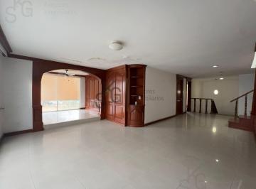 Casa · 782m² · 4 Recámaras · 2 Estacionamientos · Casa Para Remodelar en Venta en Paseo de La Herradura, La Herradura, Huixquilucan, Estado de México
