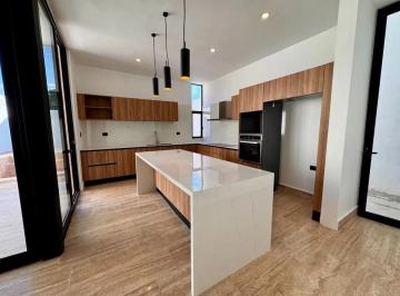 1 · Casa en Venta en Privada en Xcanatún en Mérida Yucatán