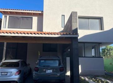 504f2ef79e0347a9f52510de065e1705440860a3e047994d9a8621b75b28dc6a · Casa en Venta en Balvanera, Corregidora, Querétaro