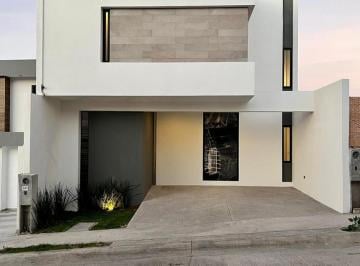 Casa · 172m² · 3 Recámaras · 2 Estacionamientos · Casa en Venta en Fuerteventura