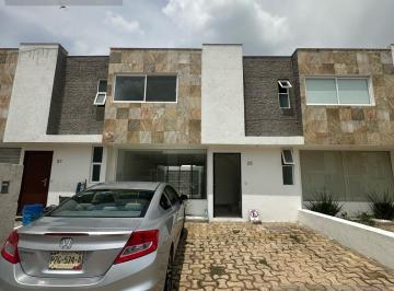 Casa · 120m² · 3 Recámaras · 2 Estacionamientos · Casa - Fraccionamiento Sonterra