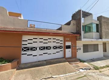 Casa de 3 habitaciones, Coatzacoalcos · Excelente Oprtunidad de Compra en Excelente Precio, Casa Col. Petrolera, Veracruz
