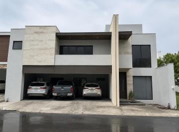 Casa de 3 habitaciones, Santiago · Casa en Venta en Carretera Nacional Los Nogales Residencial