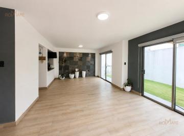 Casa · 200m² · 3 Recámaras · 2 Estacionamientos · Casa con Terraza - Bar y Amplio Jardín | Lomas del Sol | Acceso a La Playa